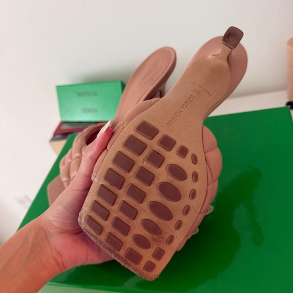 BOTTEGA VENETA padded nude mules/heels 37 - Picture 4 of 4